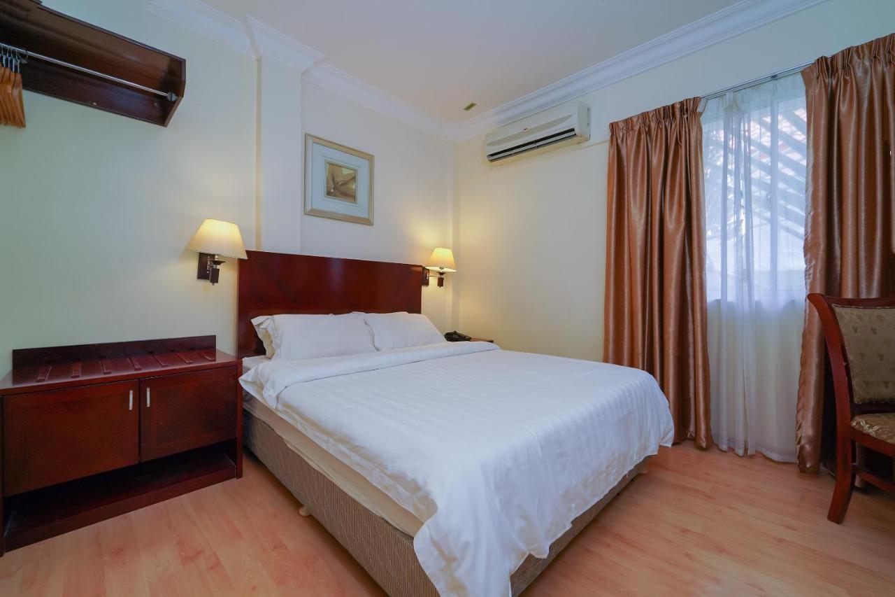 แคปปิตัล โอ 89658 โรงแรมบุสตานี จิตรา ภายนอก รูปภาพ